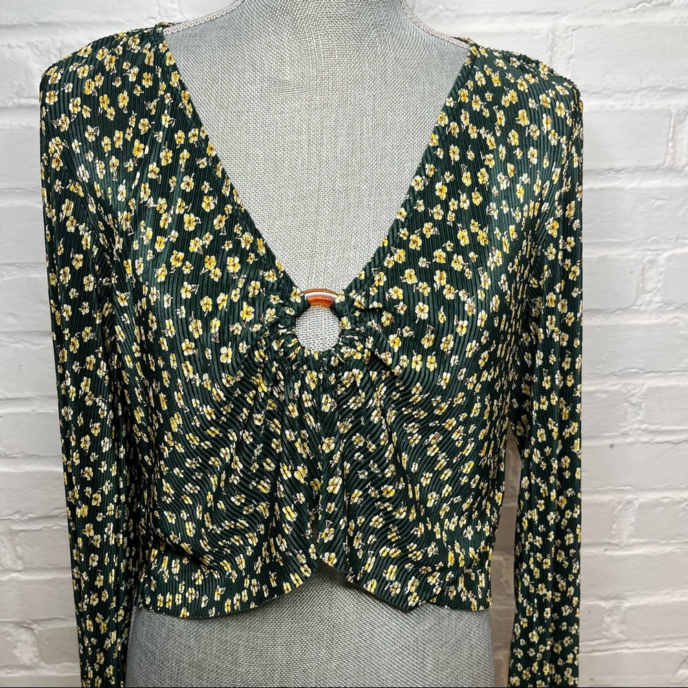 Urban Outfitters UO Size L Long Sleeve Crop Top Pleated Green and Yellow Floral